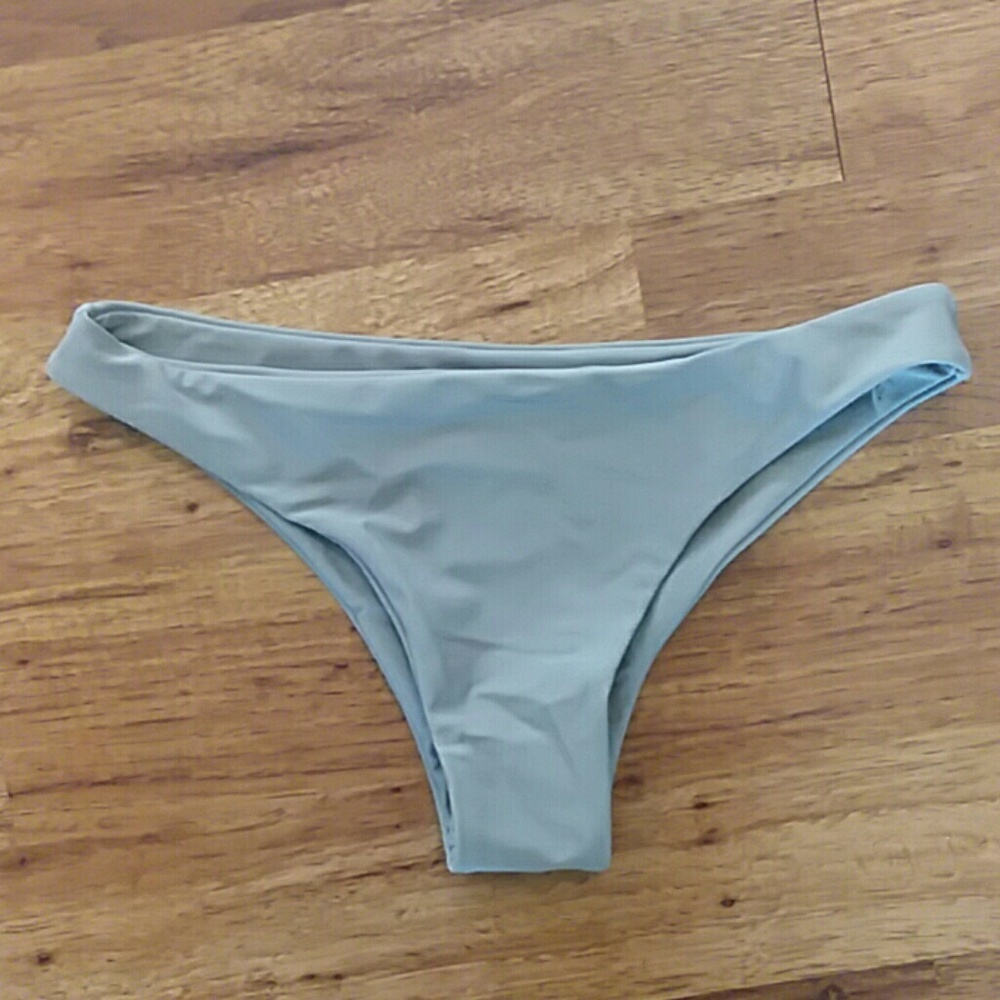 Nwot zaful gray cheeky bikini bottoms small